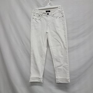 Earl Jean Capris